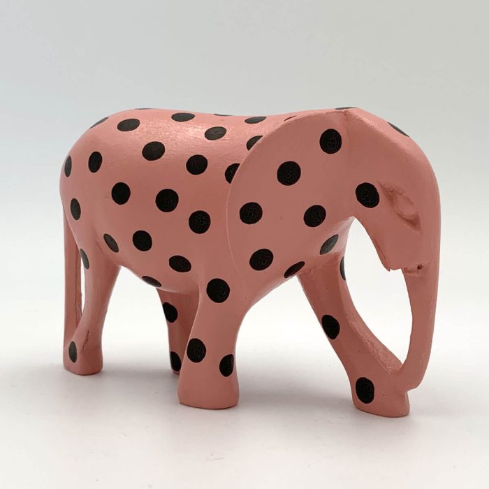 Handgeschilderde olifant van hout – rechterkant – roze met zwarte stippen – uniek cadeau-idee